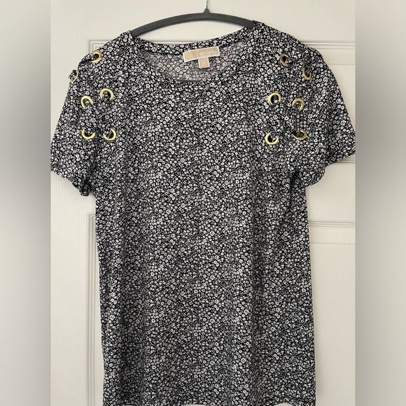 MICHAEL Michael Kors Tops - EUC MICHAEL Michael Kors Floral Blouse With Gold Eyelet Detail